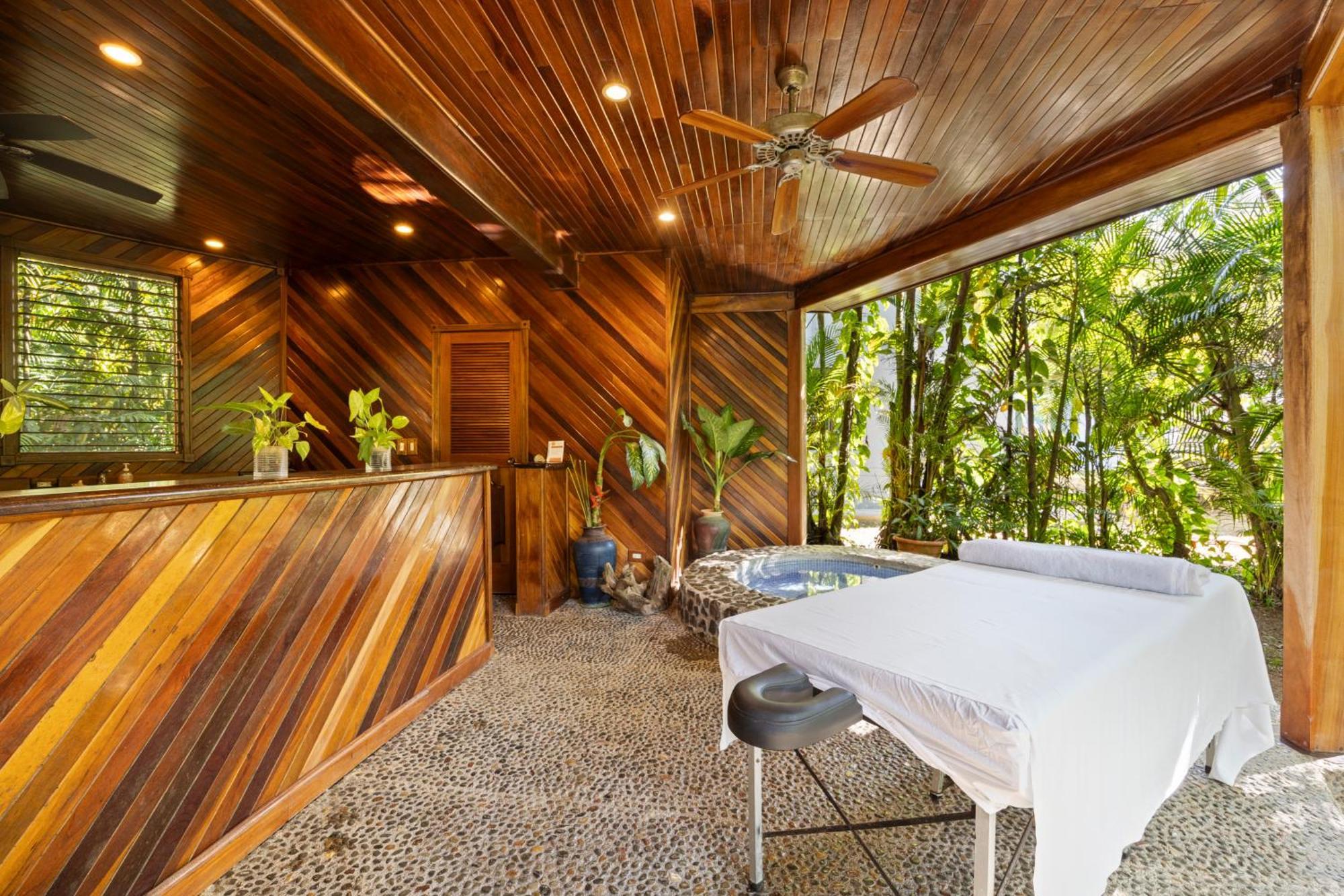 Tambor Tropical Beach Resort- Adults Only Buitenkant foto
